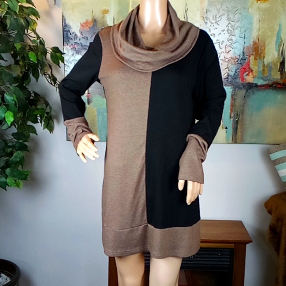 Youtalia Cowl Neck 2 Tone Tunic, women's size medium